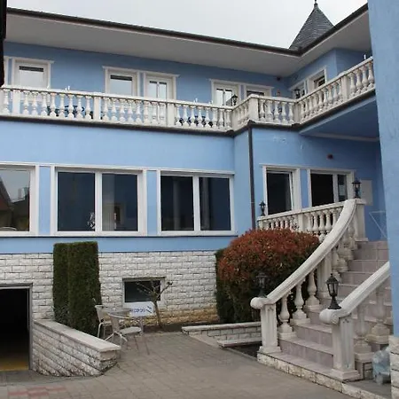 Guest house Blue House 3*