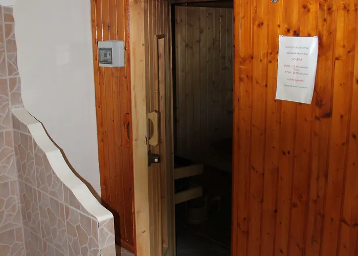 Blue House ヘーヴィーズ