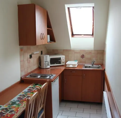 Blue House ヘーヴィーズ